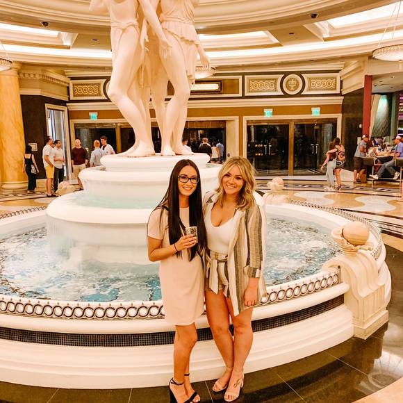 Meet your Posher, Danielle - Picture 1 of 1